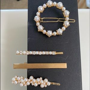 BP NWOT set of 4 imitation pearl hair clips